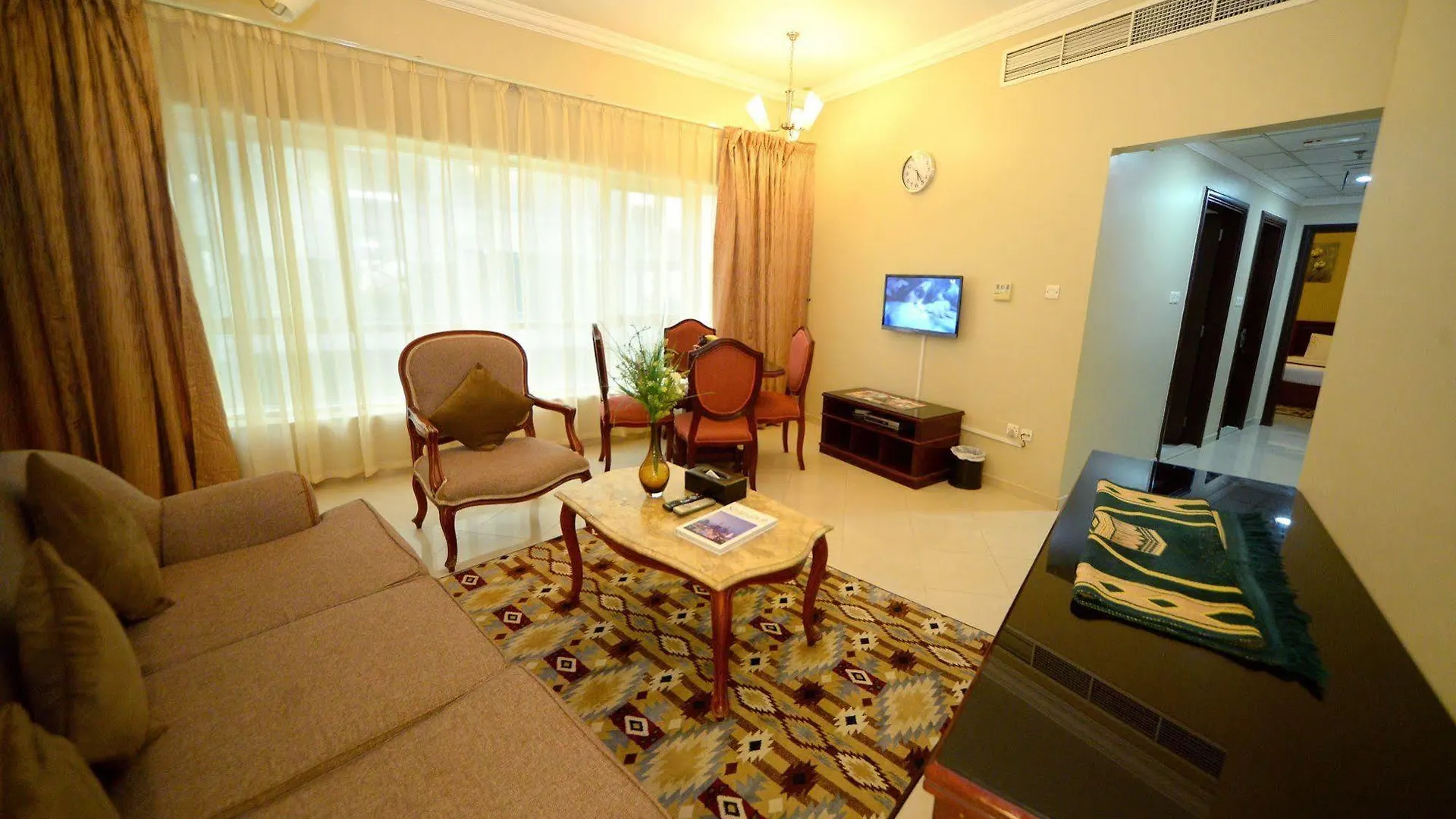 Emirates Stars Hotel Apartments Šardžá 2*,